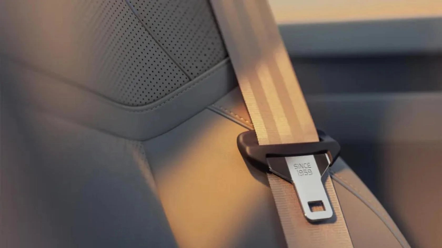 Volvo introduce noua centură de siguranță multi-adaptivă pentru protecție sporită