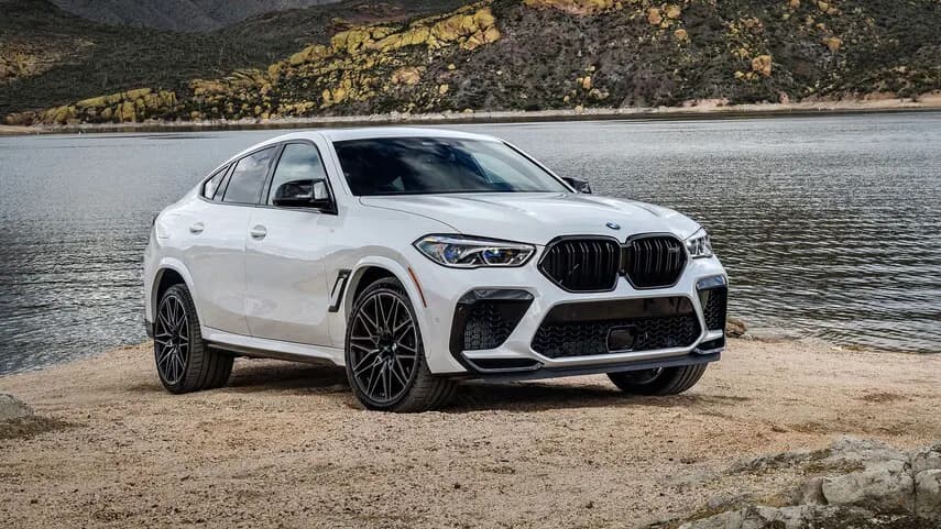 Cum să faci senzație vara asta în Mamaia? Apeși accelerația unui BMW X6