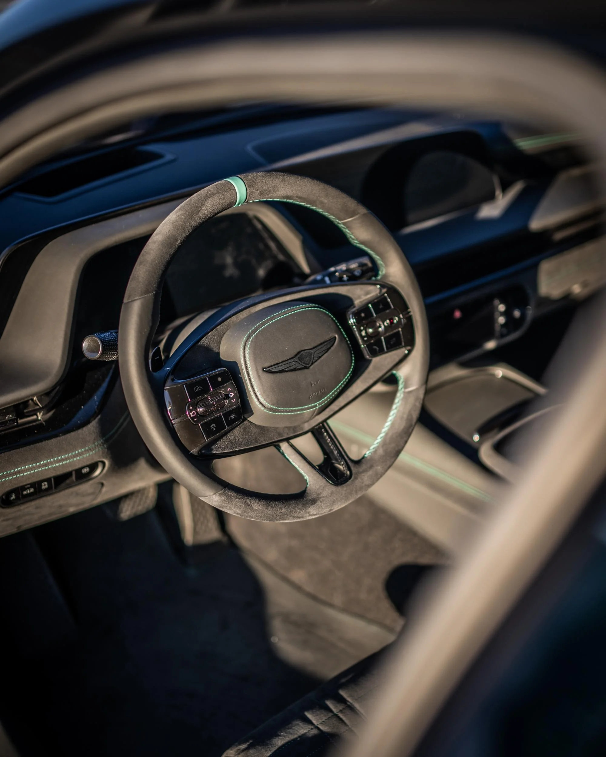 Genesis lansează noul break de performanță G90 Wingback, un concept inovator