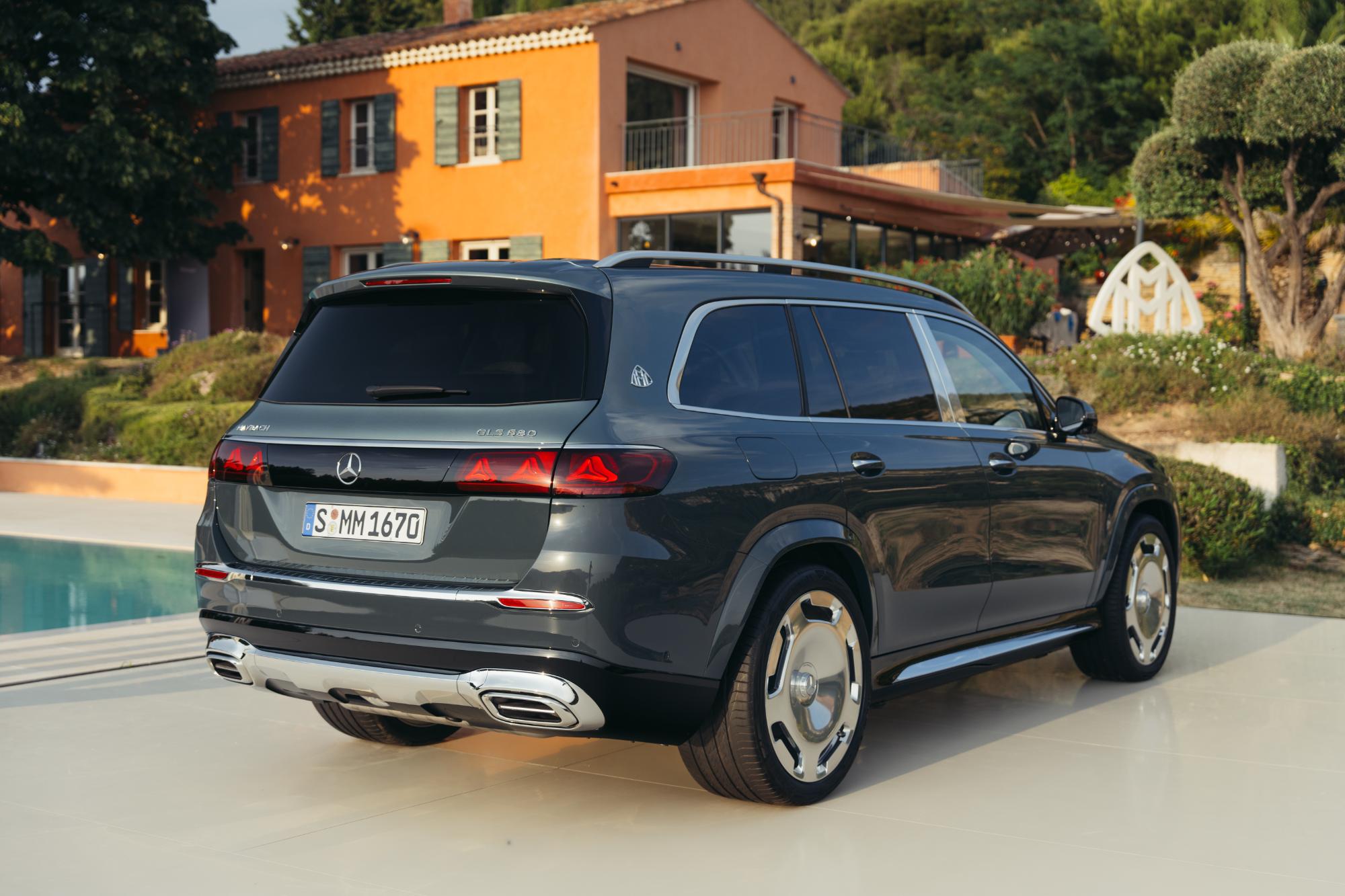 Mercedes-Maybach GLS vedere spate