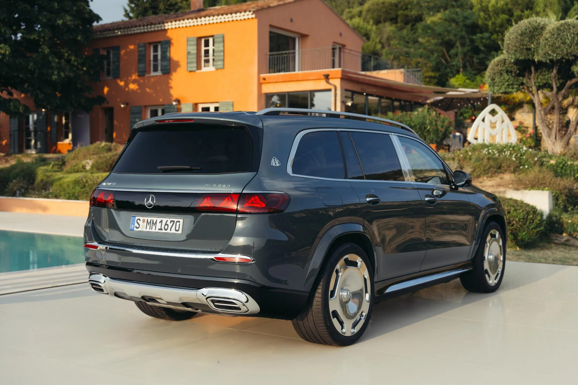 Mercedes-Maybach GLS vedere spate