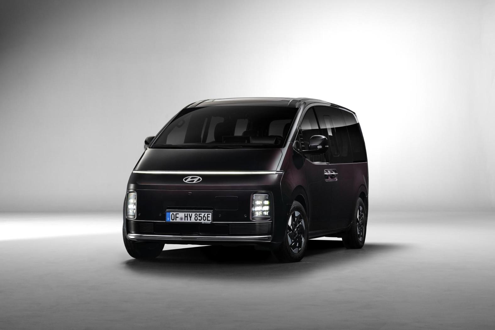 Hyundai Staria Electric Lansat cu Autonomie de 400 de Kilometri