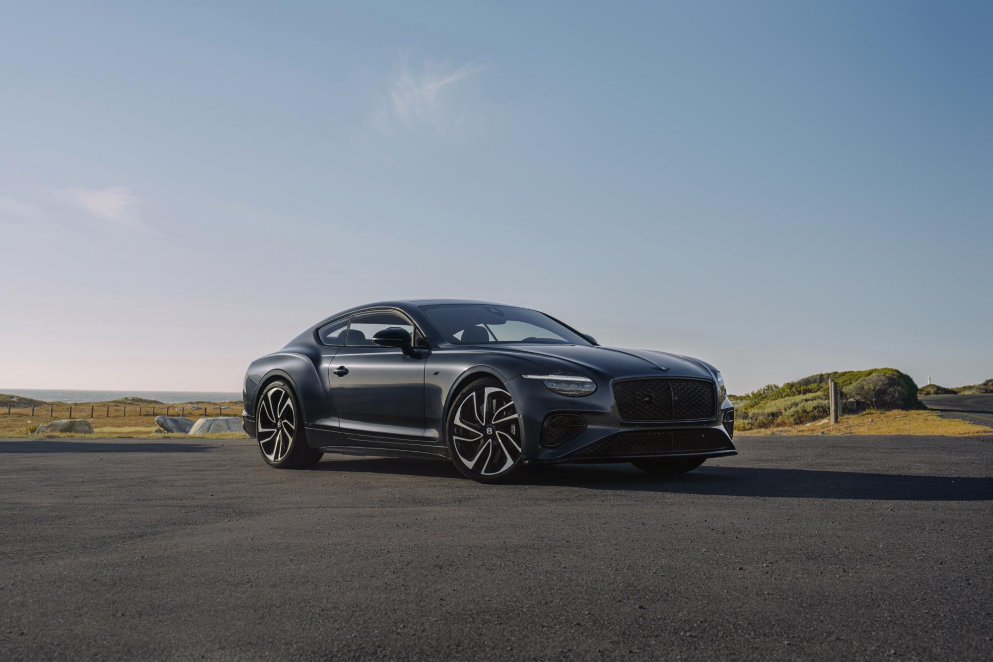 design unic și motor puternic de 680 CP în România