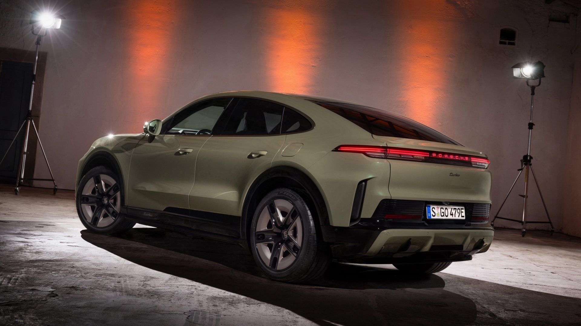 putere de 1.156 CP și autonomie de până la 809 km