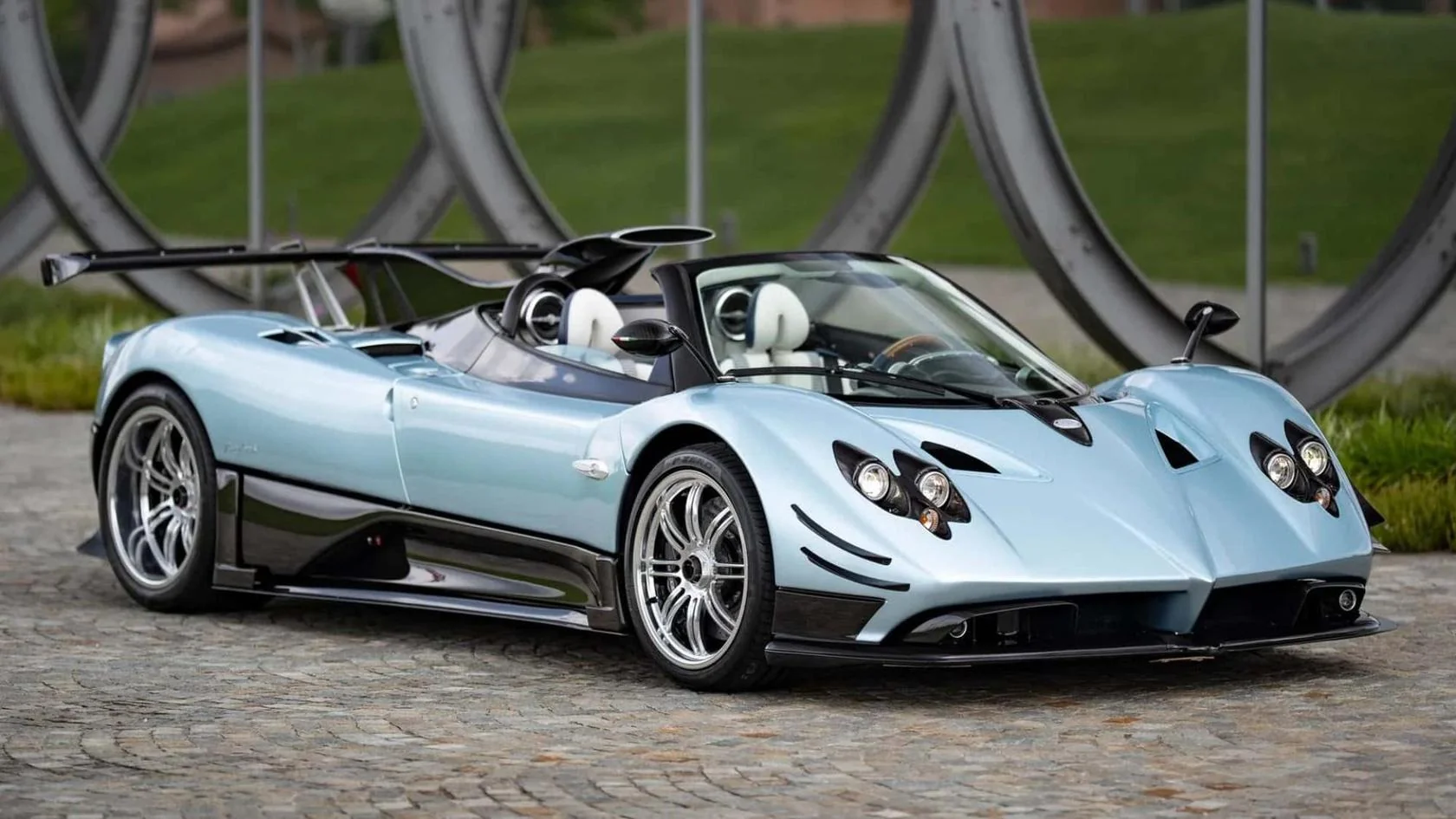 Pagani Zonda revine în atenție cu ediția unicat Zonda Cervino, o legendă auto ce nu dispare