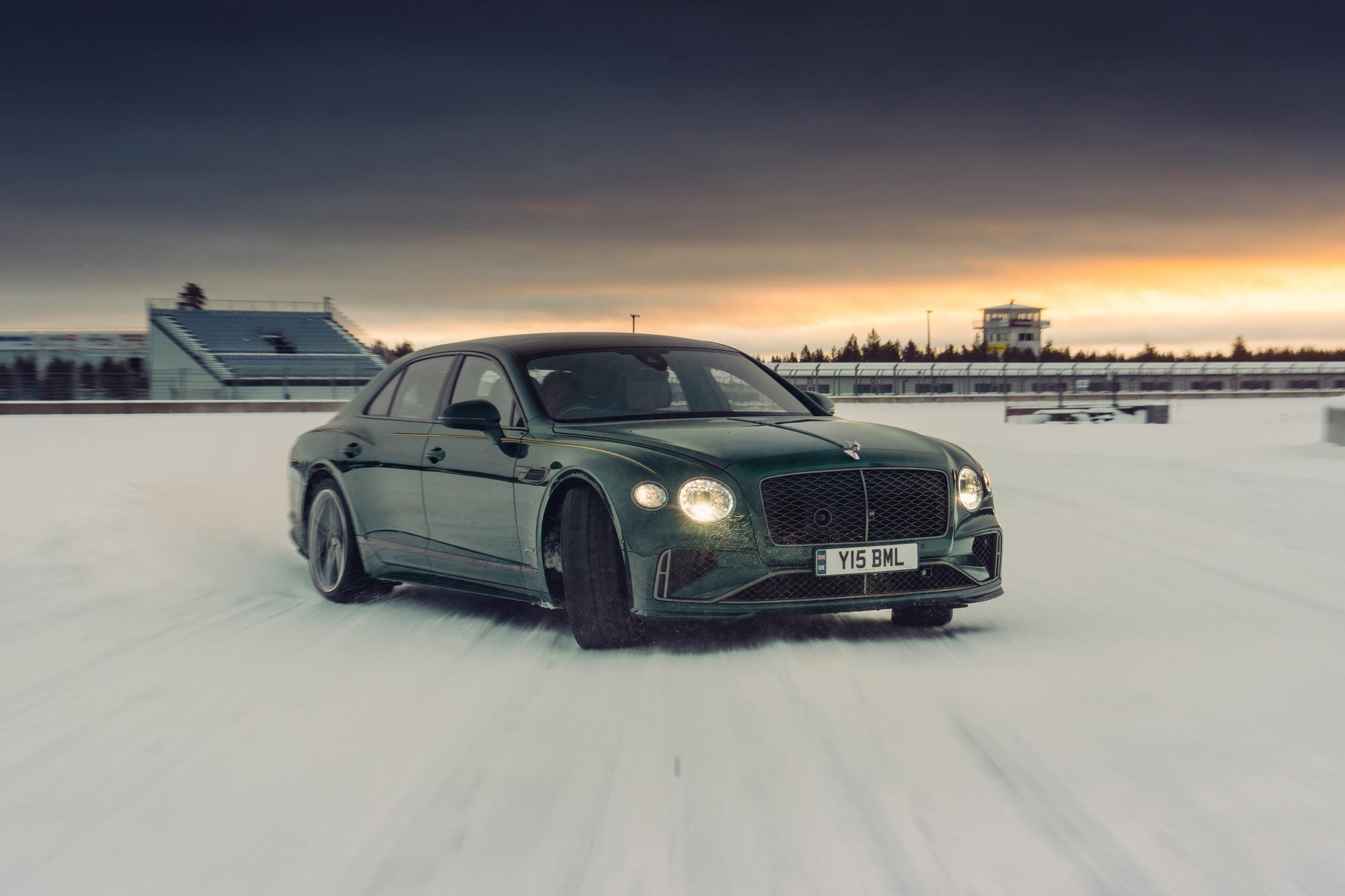 Bentley stabilește un record de iarnă pe cel mai nordic circuit din lume