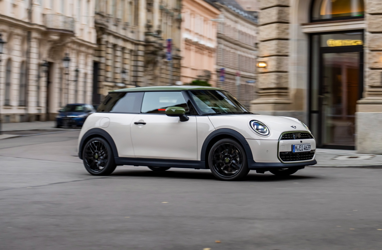 Mini Paul Smith Edition, lansat în premieră națională la Poli Auto Fest