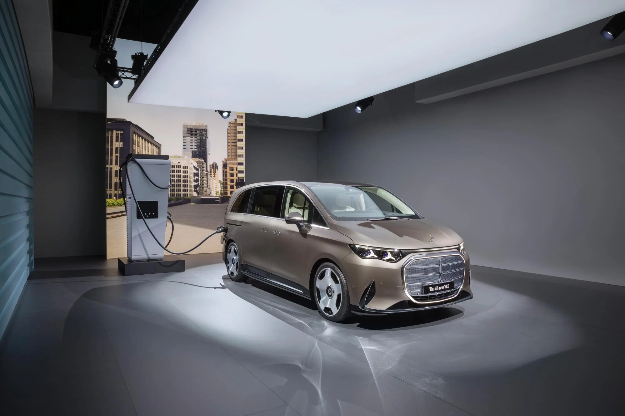 noul model electric care înlocuiește Clasa V