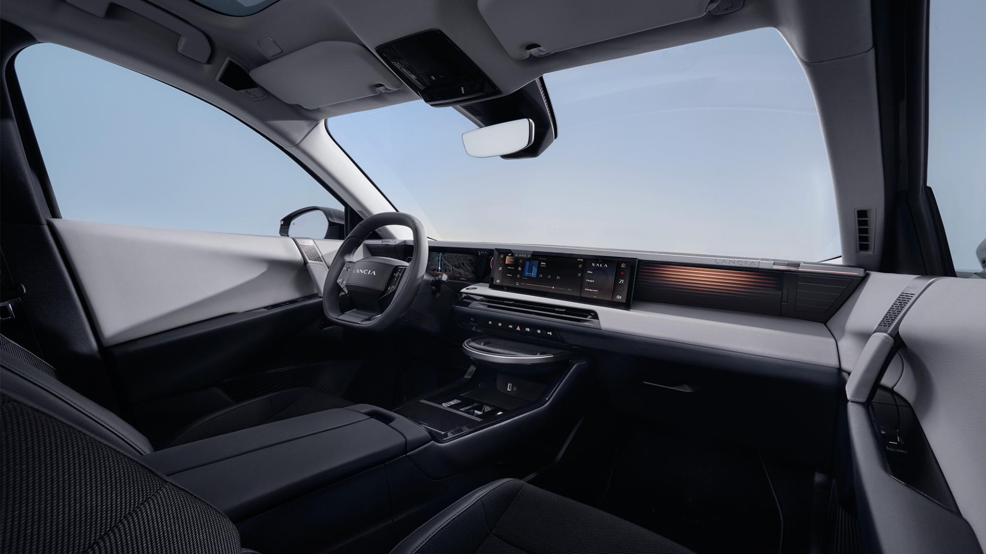 crossover coupe disponibil în trei versiuni electrice