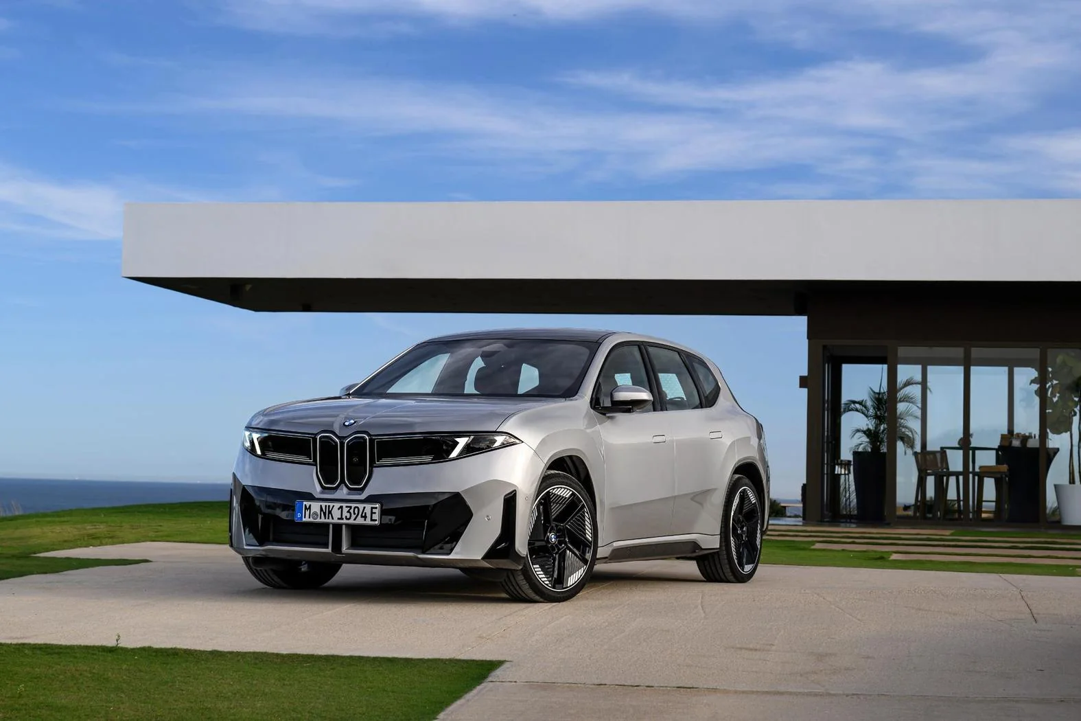 BMW iX3, Audi Q5 și BYD Seal 6 DM-i