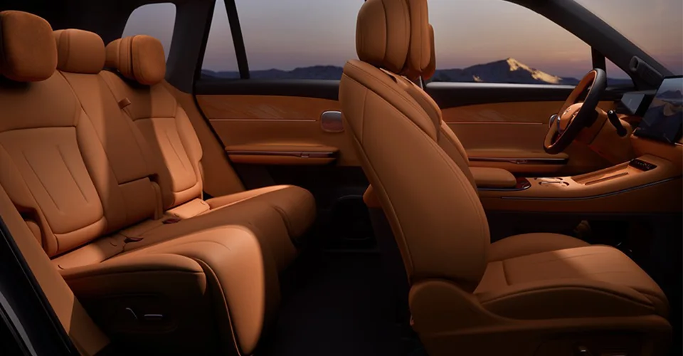 Aion GS7 PHEV – interior