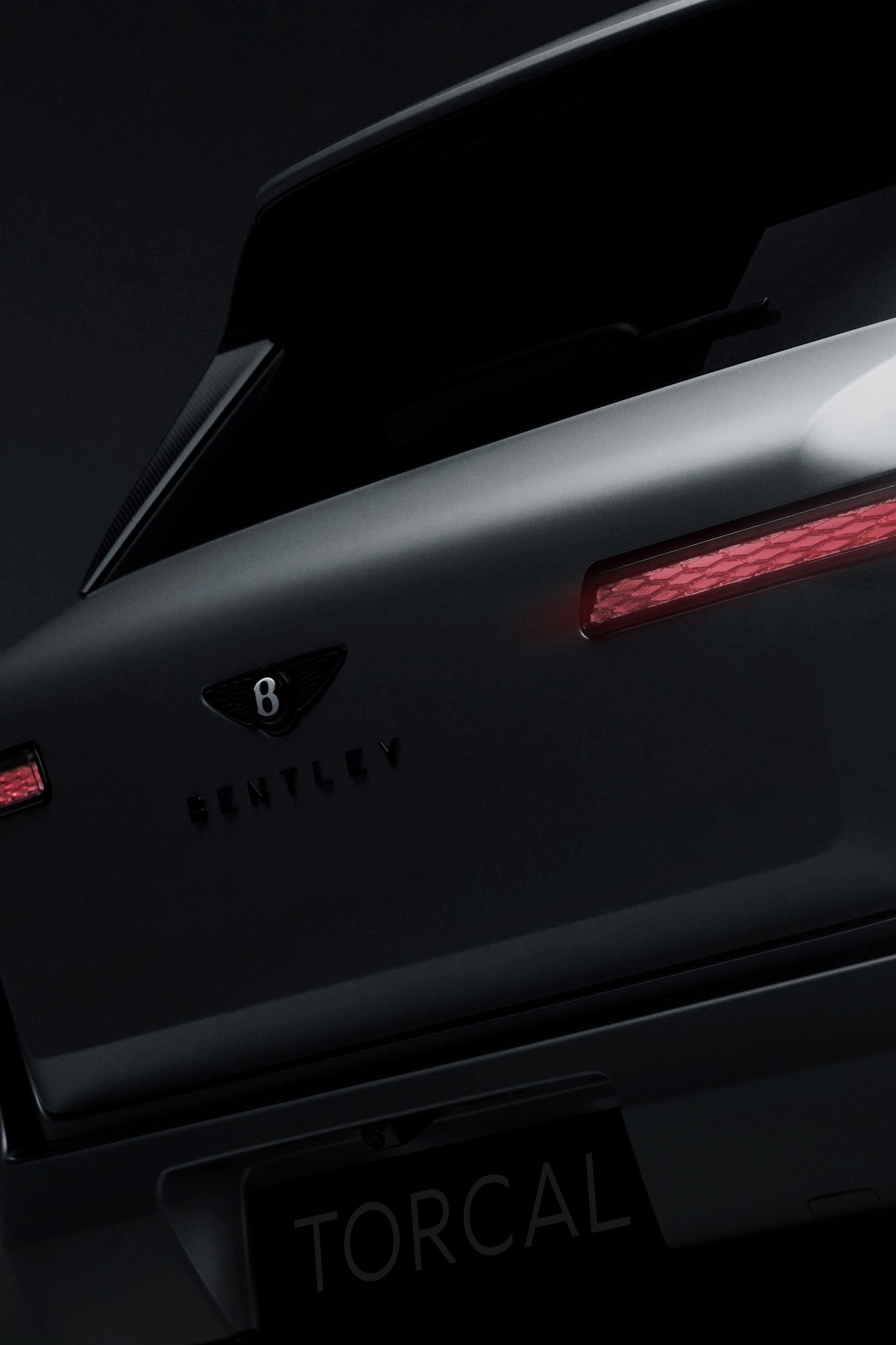 Teaser cu partea din spate a noului Bentley Torcal
