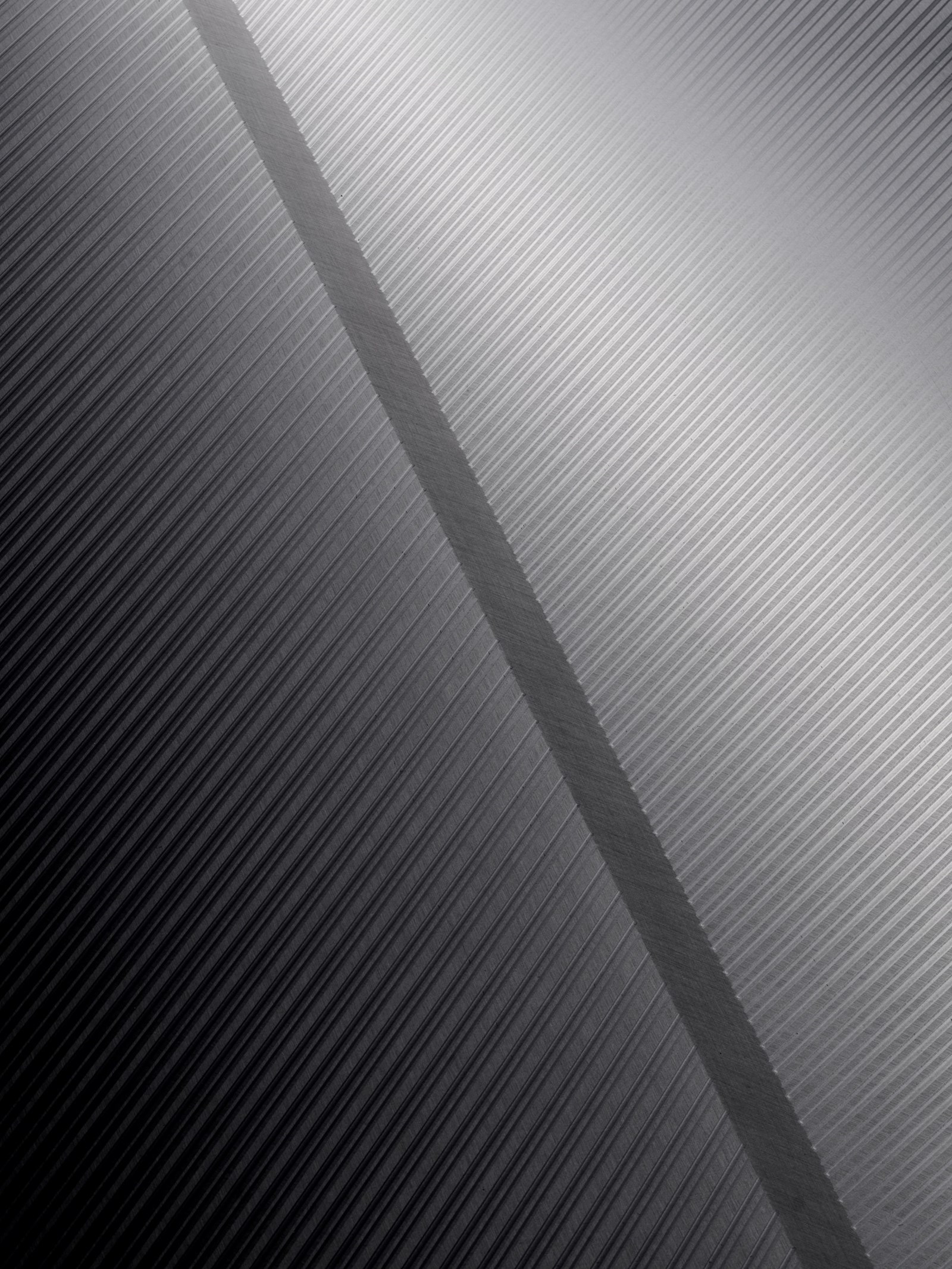 Finisaj Sunburst Aluminium Mulliner, textură metalică liniară