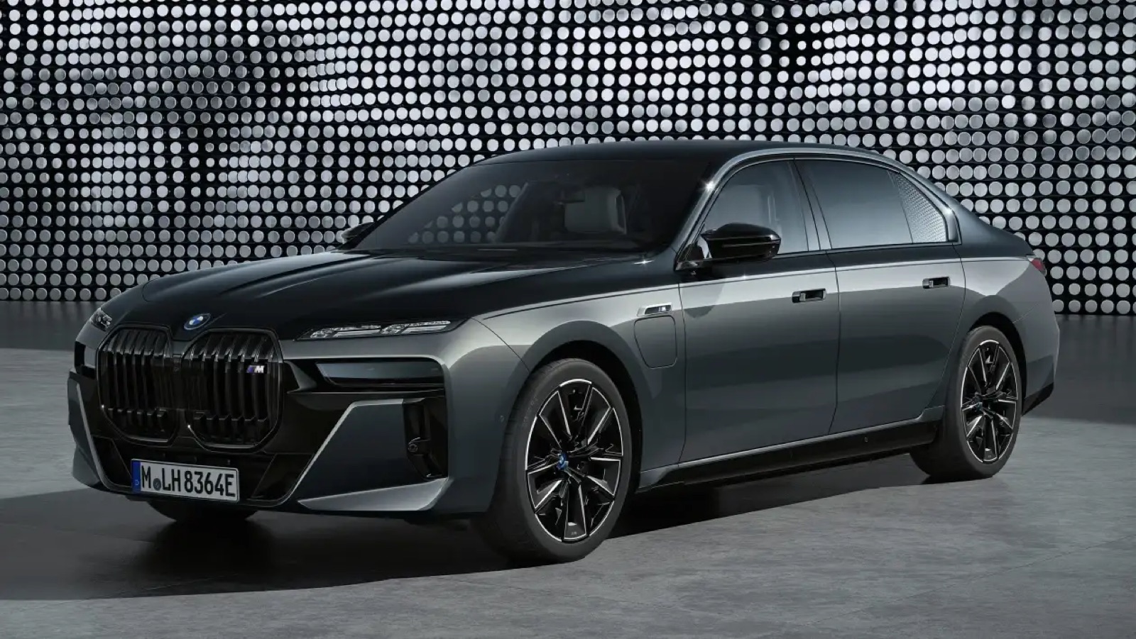 BMW Seria 7 G70, trei sferturi față