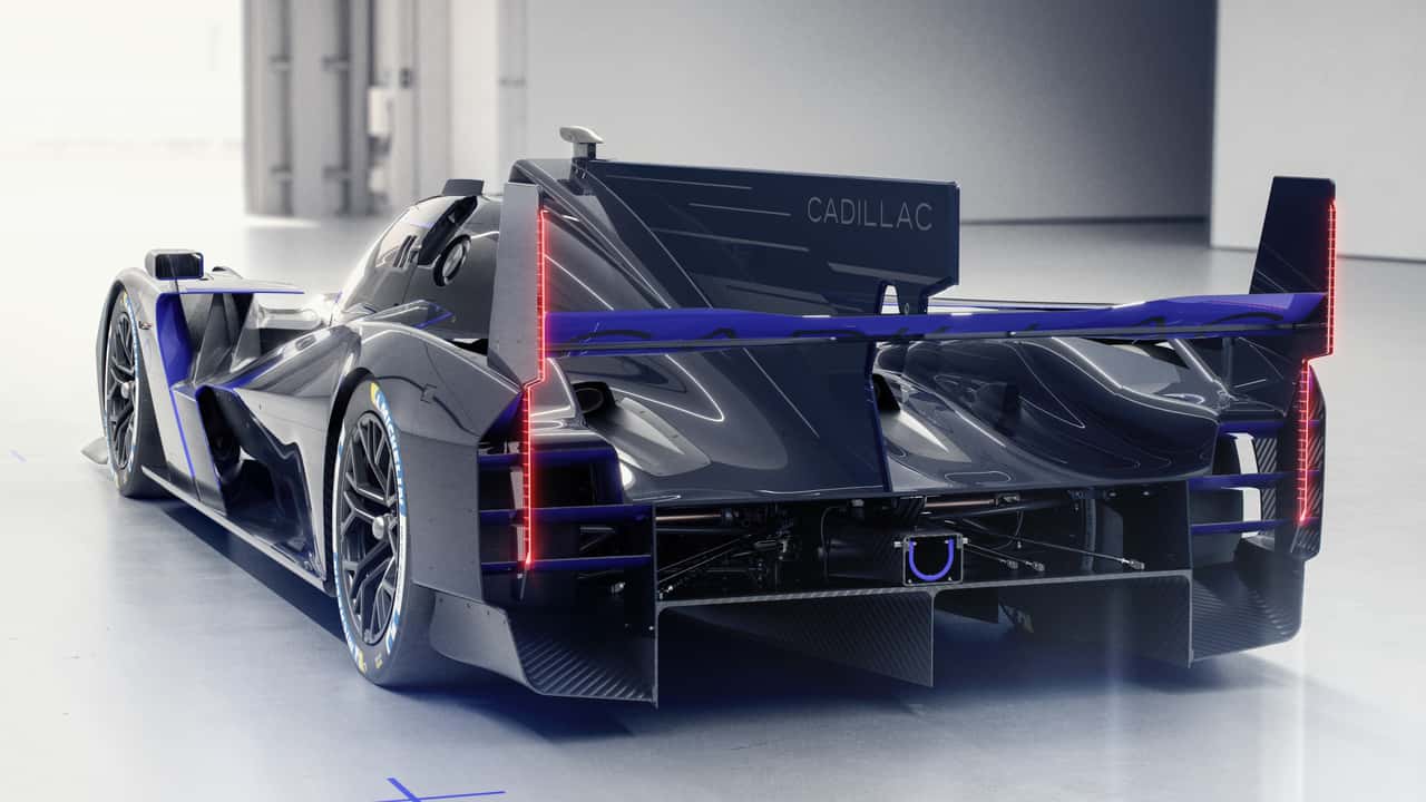 Cadillac V-One, vedere spate cu aripă și stopuri verticale