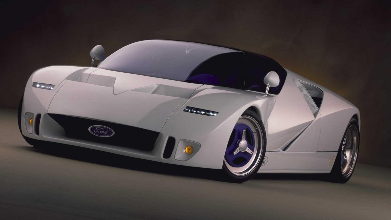 Ford GT90, conceptul cu motor V12 și patru turbine