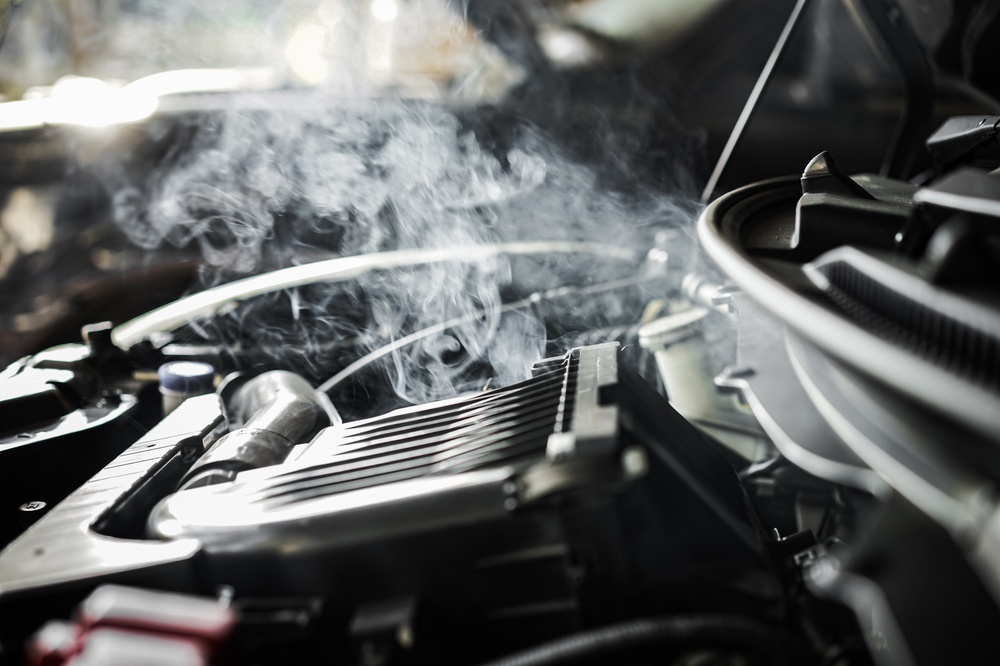 De ce fierbe apa în motor și cum previi supraîncălzirea?