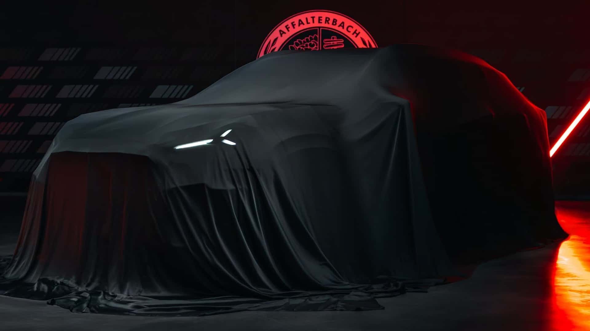 Teaser Mercedes-AMG: SUV electric acoperit, cu semnătura luminoasă față