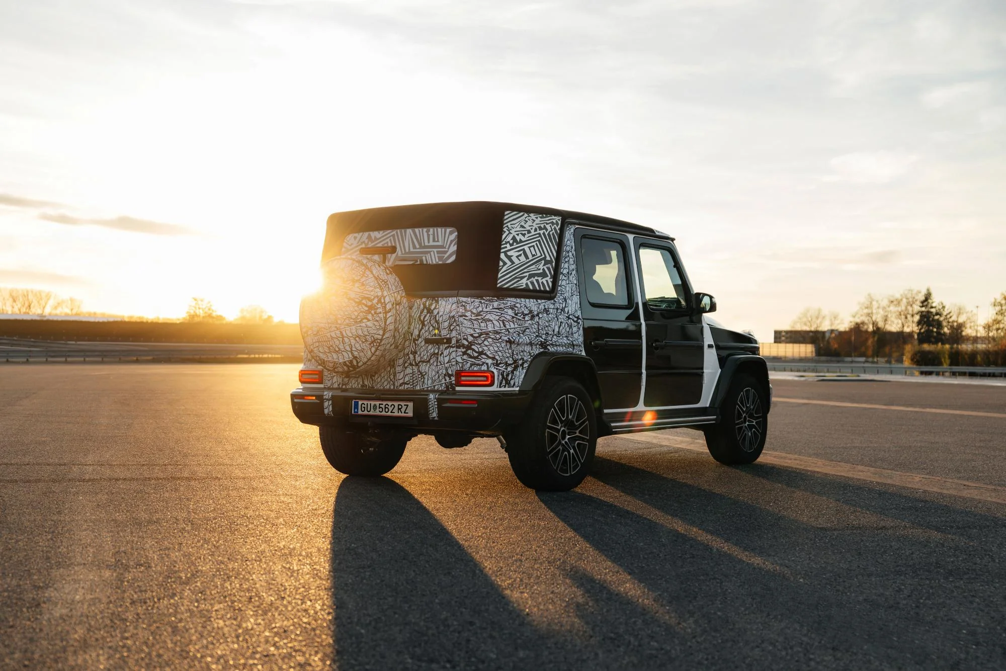 Mercedes-Benz prezintă noi imagini cu viitorul model decapotabil Clasa G
