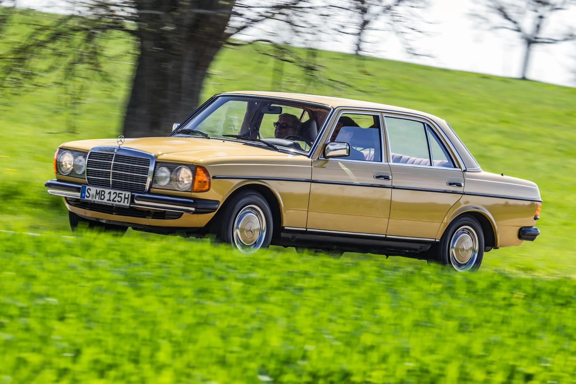 Mercedes-Benz sărbătorește 50 de ani de la lansarea legendarului Seria 123, Mașina unei generații