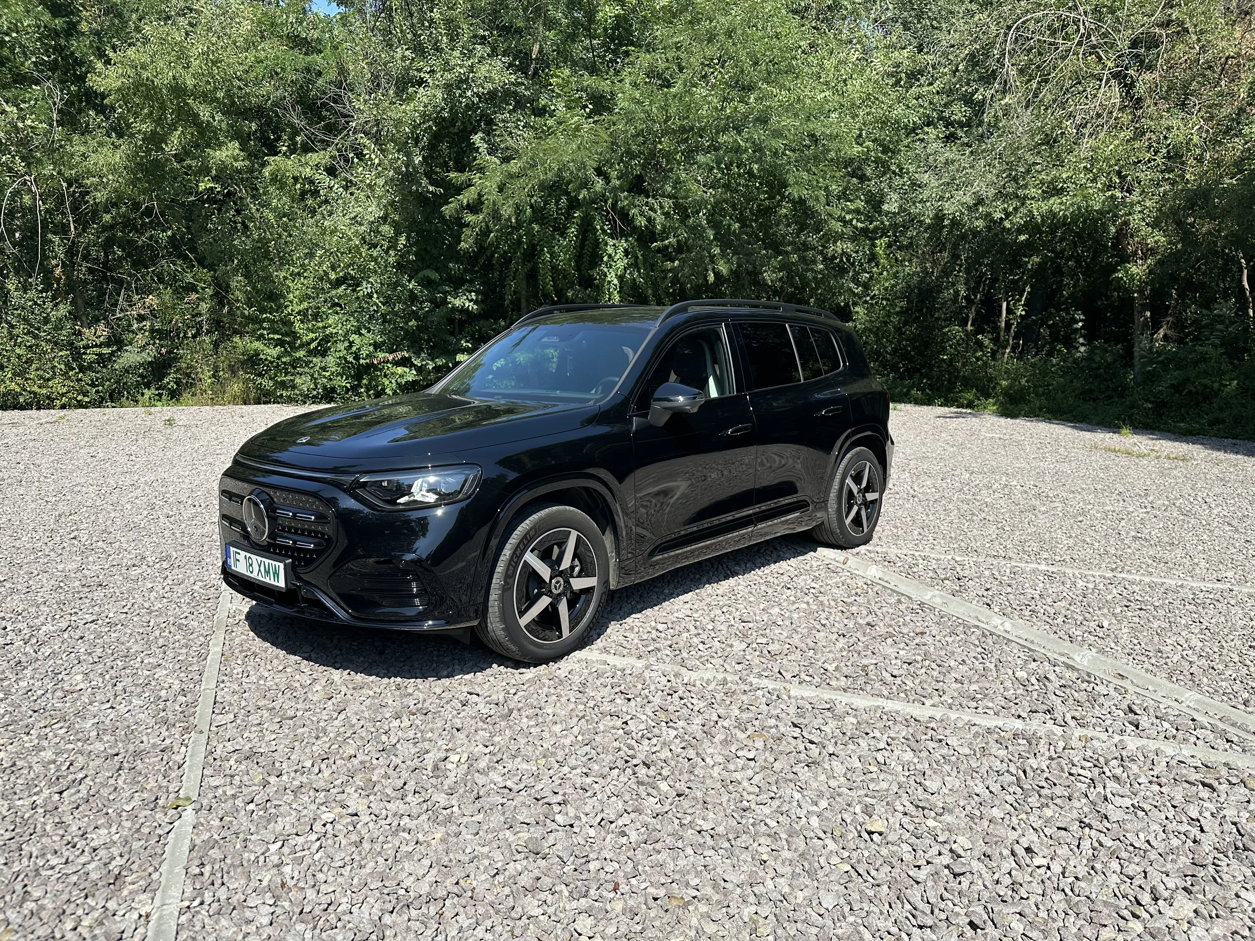 Test drive Mercedes-Benz GLB 350 4MATIC: 354 CP și 579 km autonomie