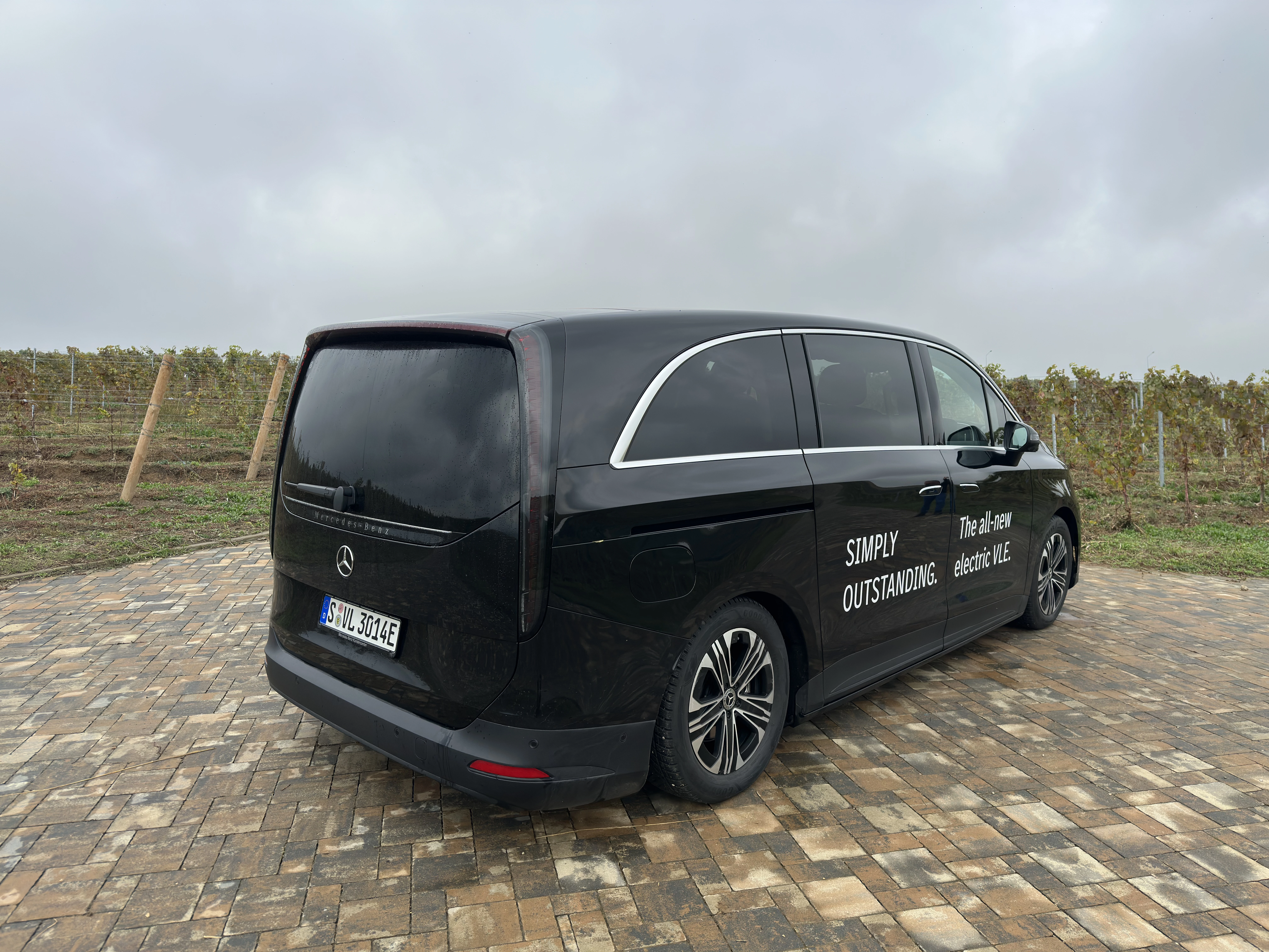 Test Drive Mercedes-Benz VLE 300 electric