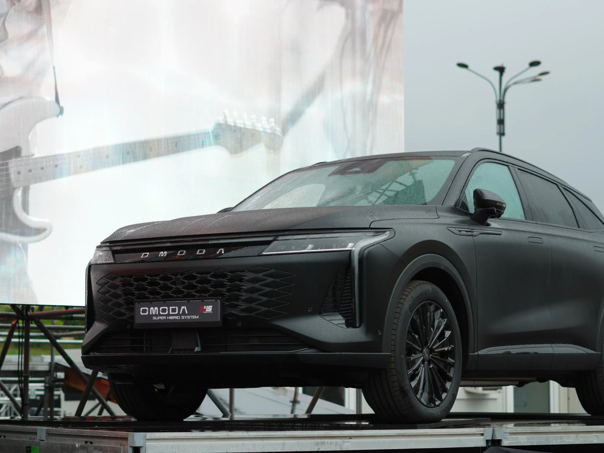 Omoda 9 Black Edition la preț de listă de 55.000 de euro