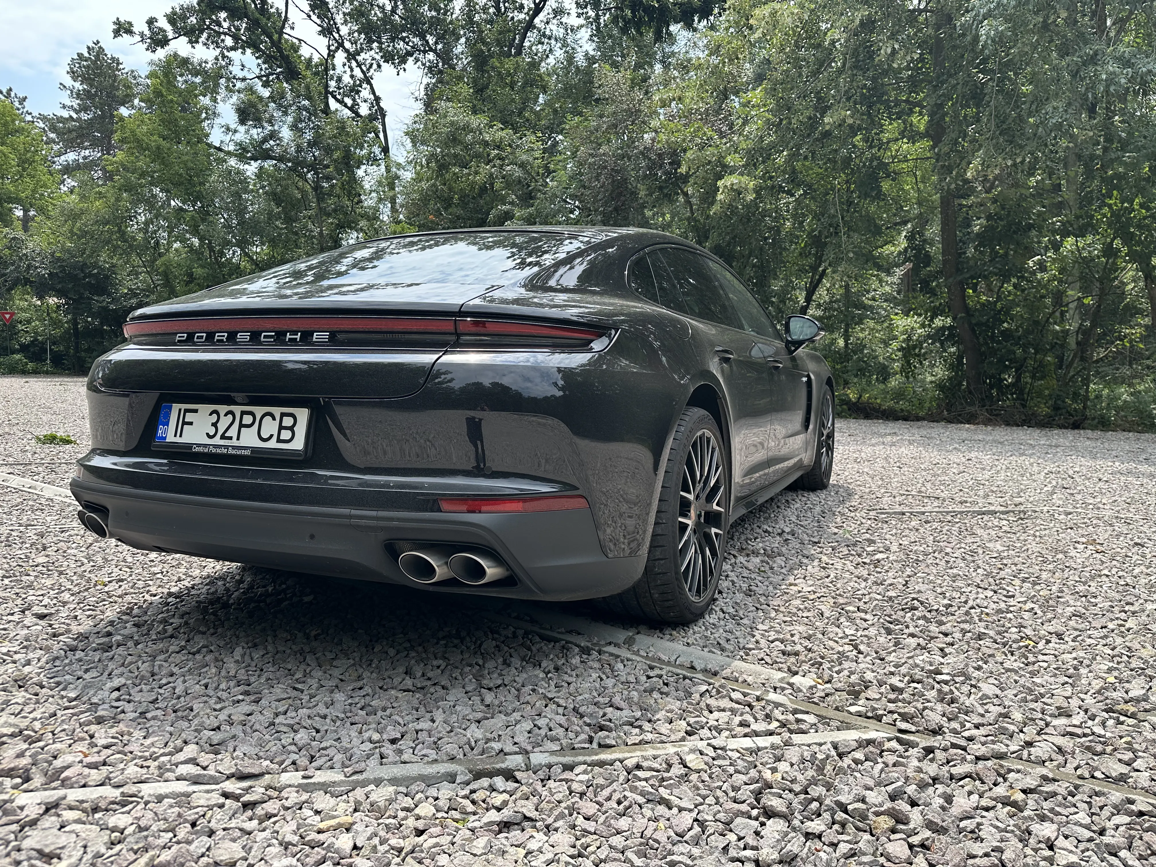 Porsche Panamera 4 E-Hybrid: review, preț și autonomie