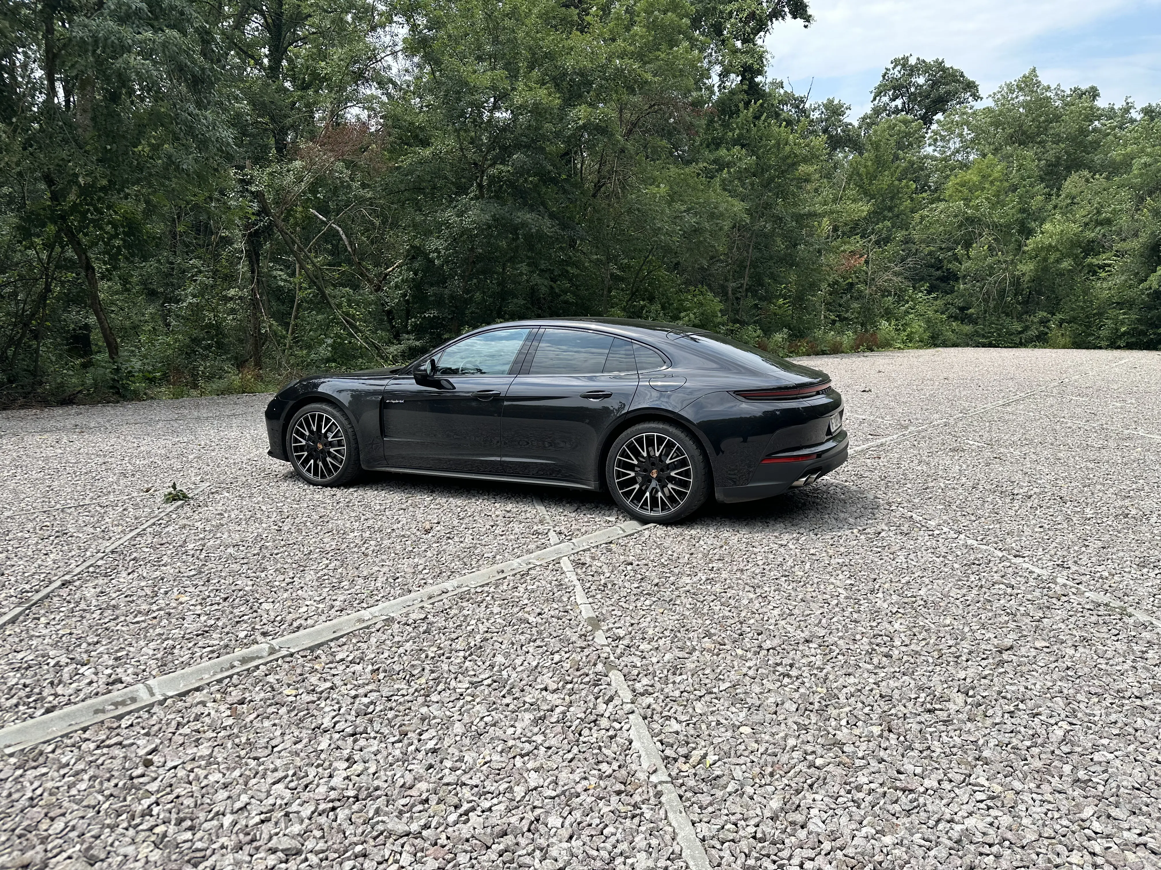 Porsche Panamera 4 E-Hybrid: review, preț și autonomie