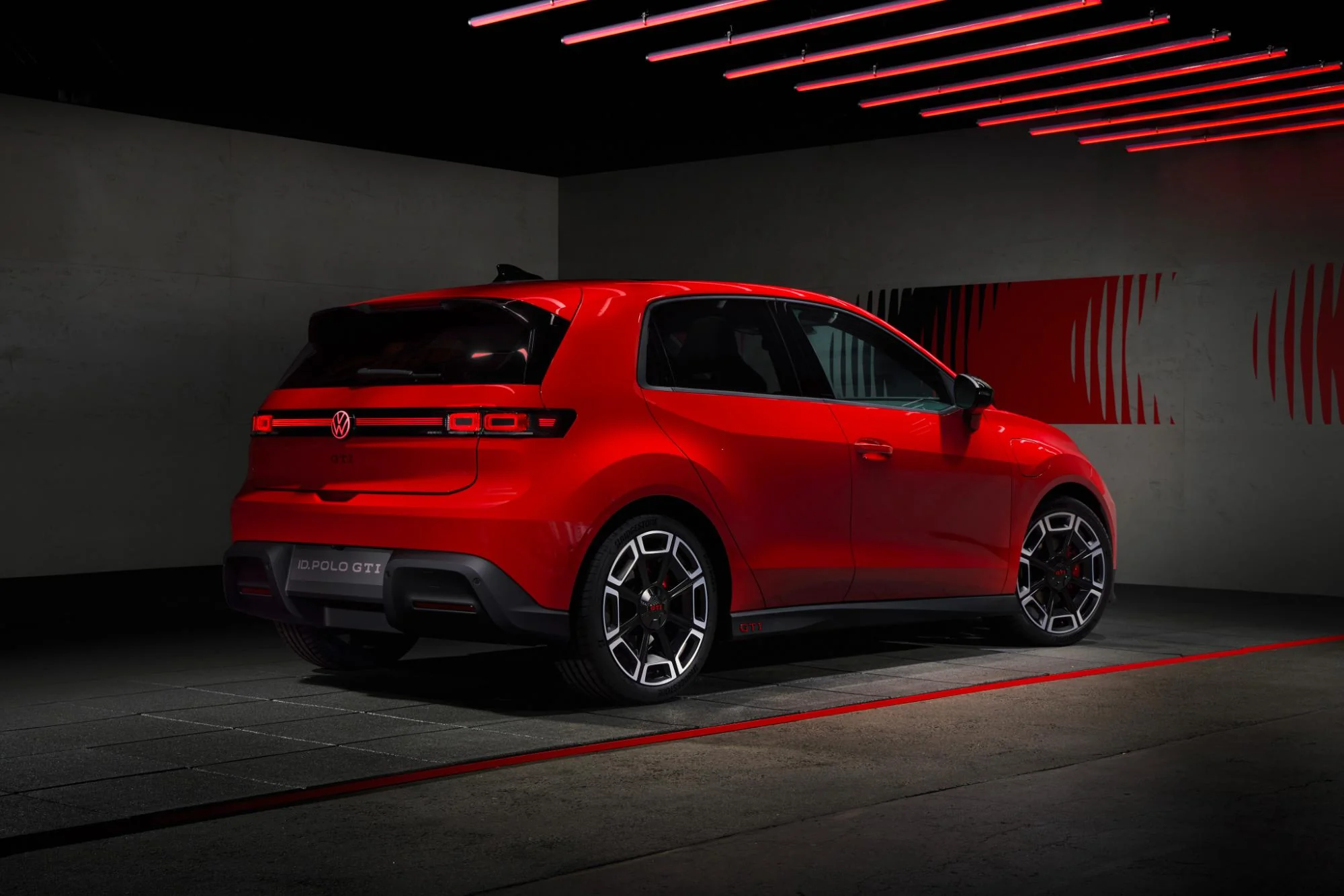 Primul model GTI complet electric lansat oficial