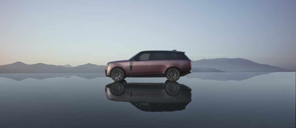Range Rover Electric văzut din lateral