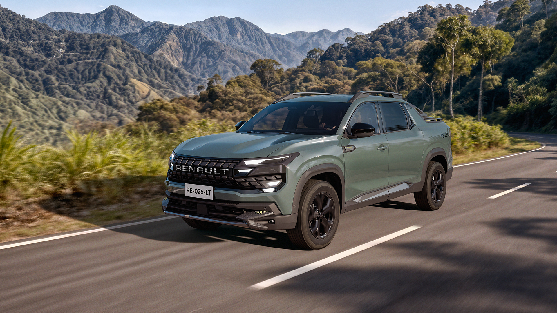 Renault Niagara, vedere față trei sferturi pe drum de munte