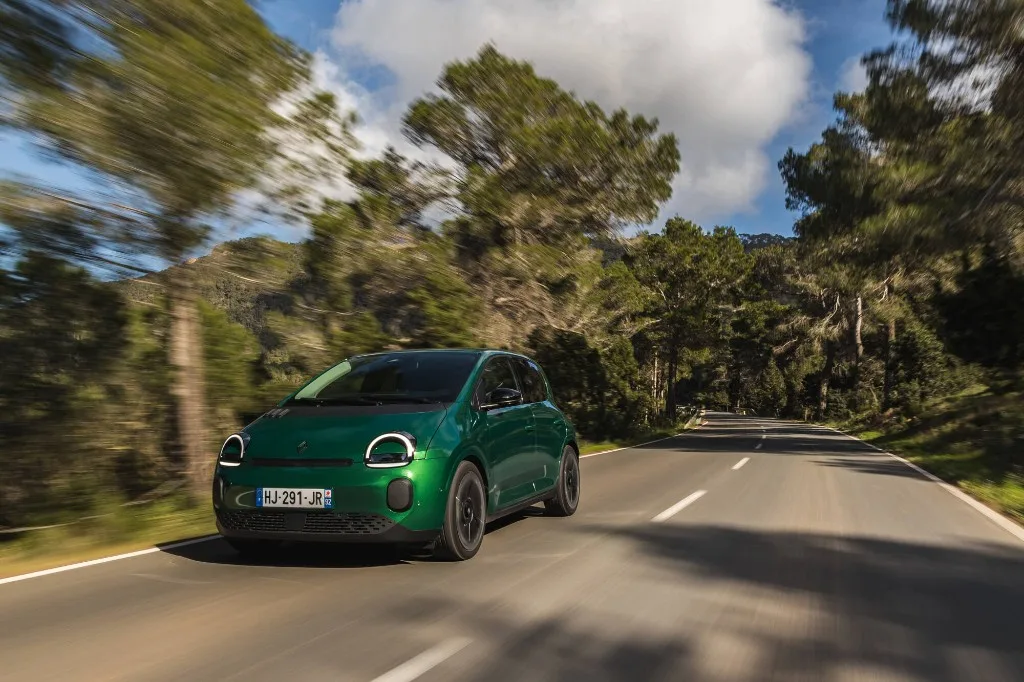 Renault Twingo E-Tech electric Techno, culoare Verde Absolut