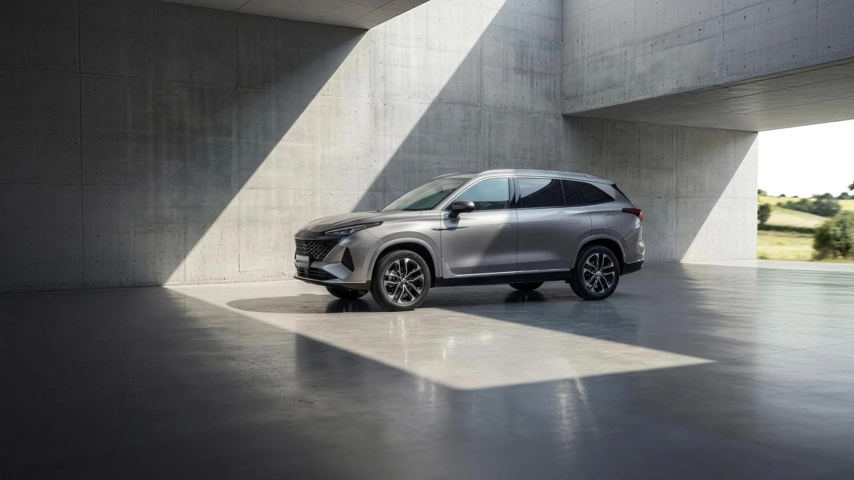 SUV cu 7 locuri și motorizare PHEV prezentat oficial