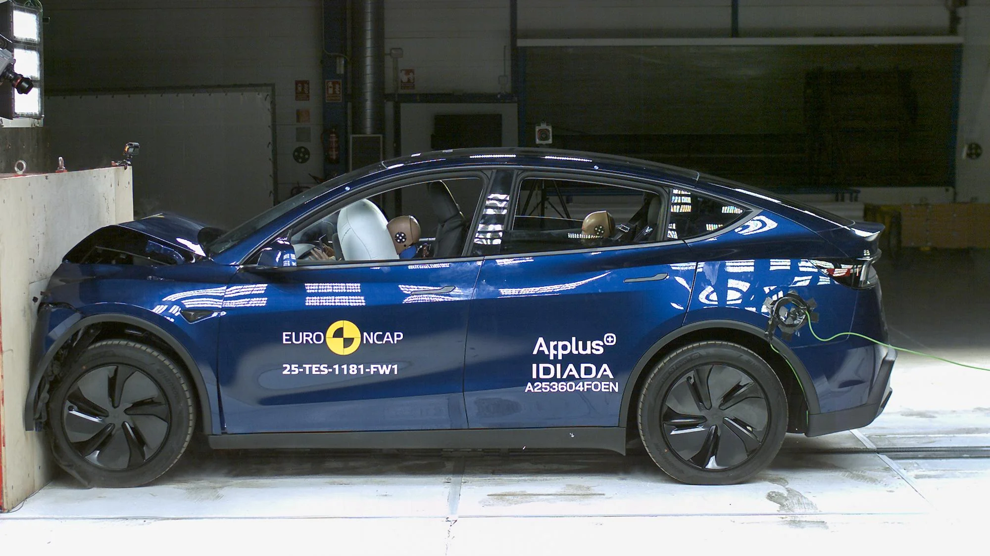 Tesla Model Y și Volvo EX90 obțin evaluare de 5 stele în ultimele teste