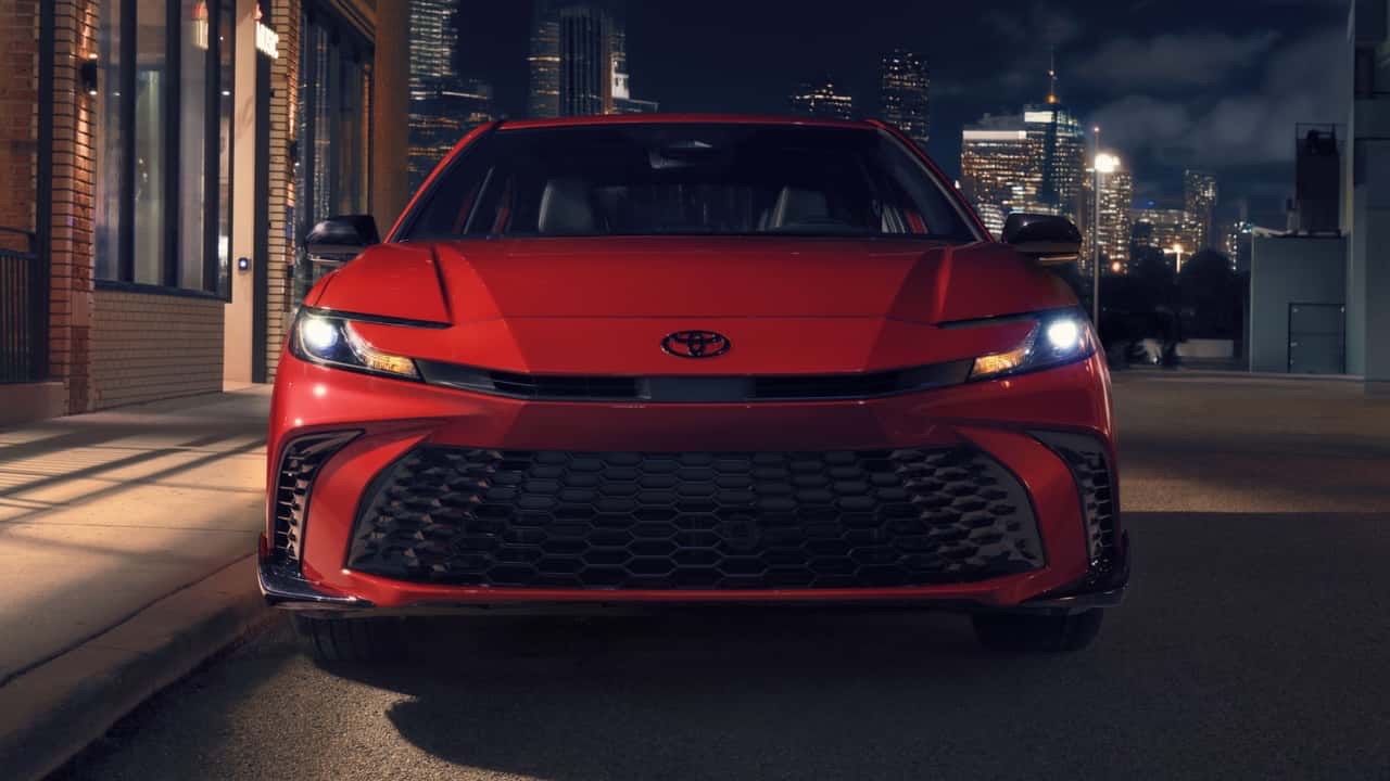Toyota Camry Nightshade 2026 fotografiat din față