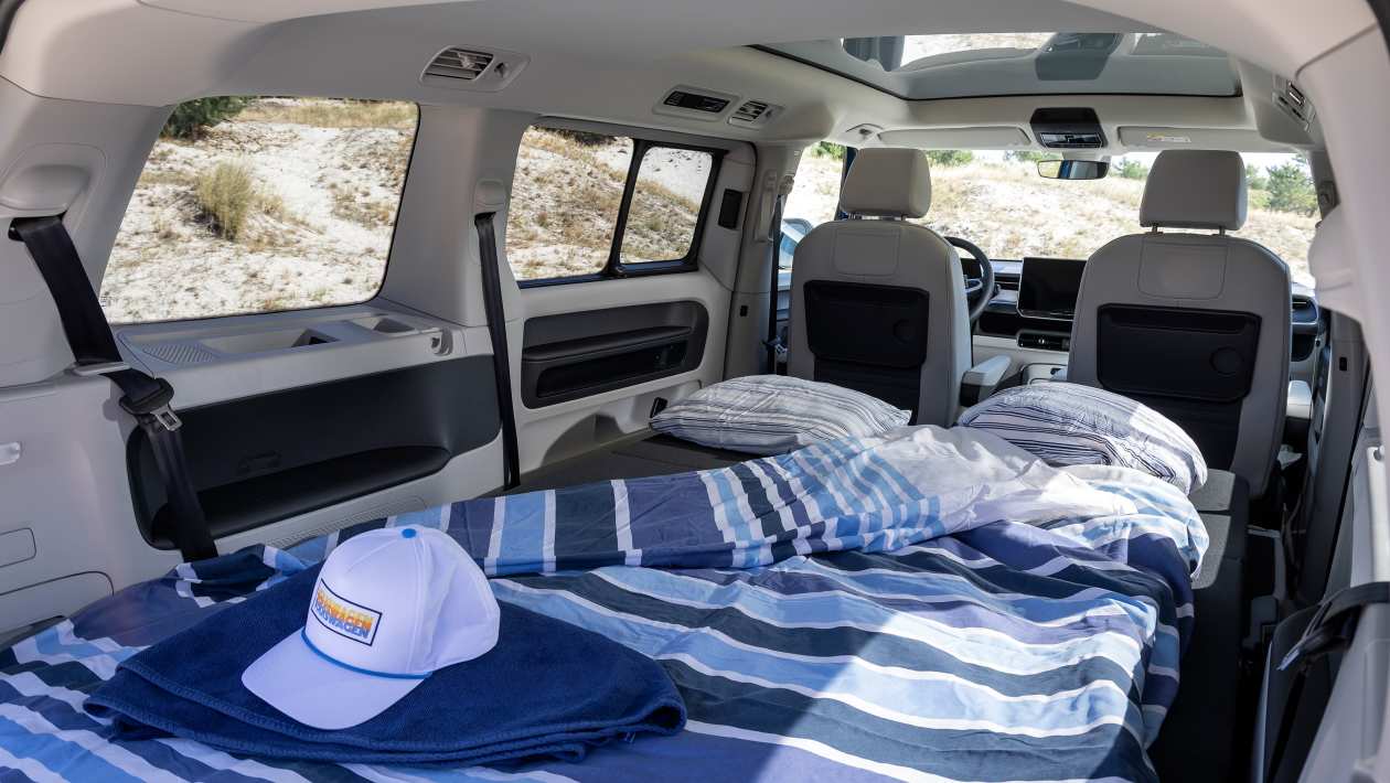 Patul dublu instalat în Volkswagen ID. California Cruise
